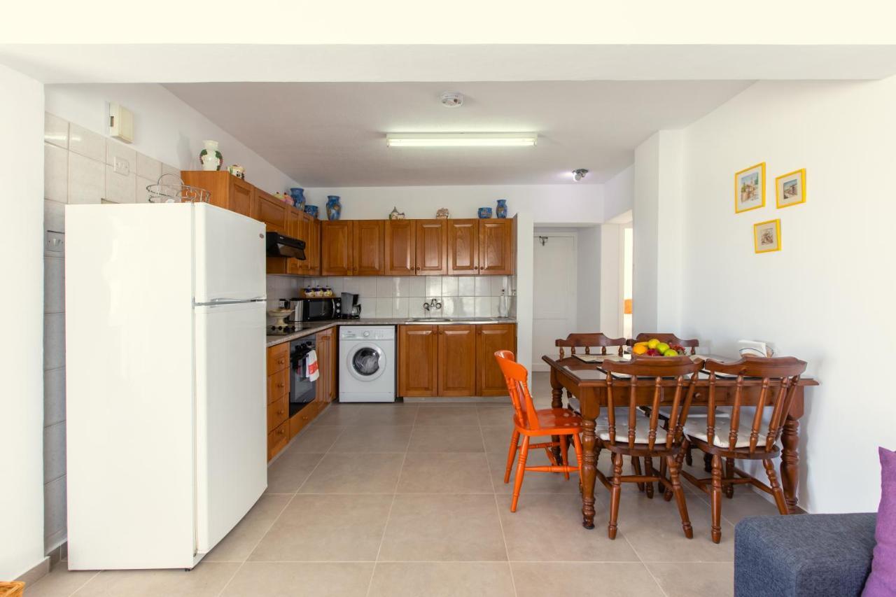 Jimmy'S Flat Apartment Paralimni Exterior photo